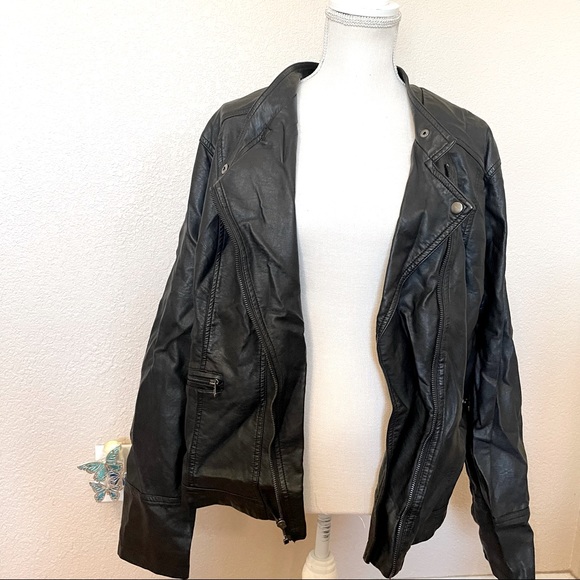 Torrid black leather motto jacket 4x - Picture 1 of 7